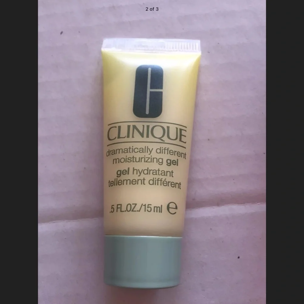 NEW CLINIQUE Dramatically Different Moisturizing Gel Travel .5 oz/15 ml Free Bag